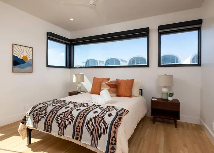 Rooftop Terrace Near Downtown Worth