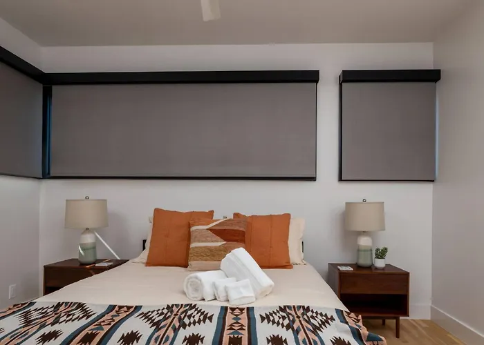 Rooftop Terrace Near Downtown Worth *